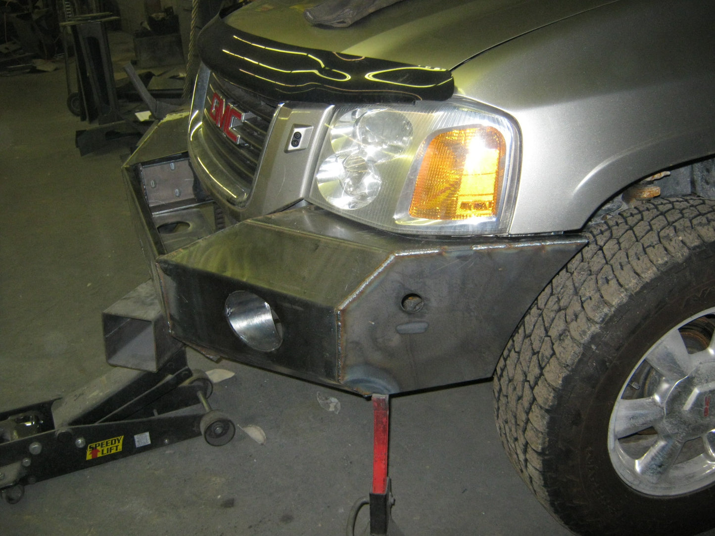 GMC Envoy 2002-2009 Front Bumper
